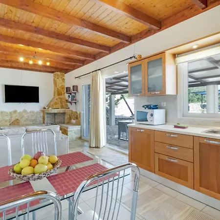 Jimmy's 3 Villa Katomerion